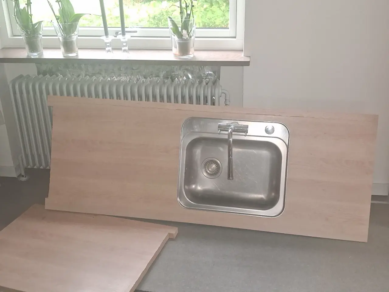 Billede 1 - Bord plade med vask sælges