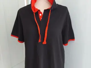 T-shirt med hætte