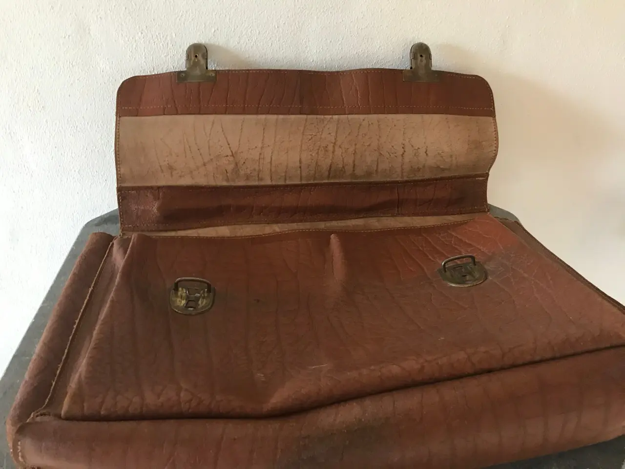 Billede 9 - Retro skoletaske i kernelæder.