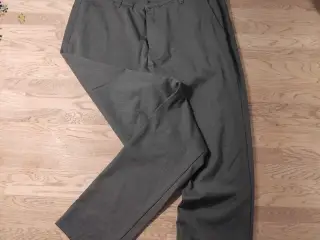 Capribuks i grå str.W33-L34