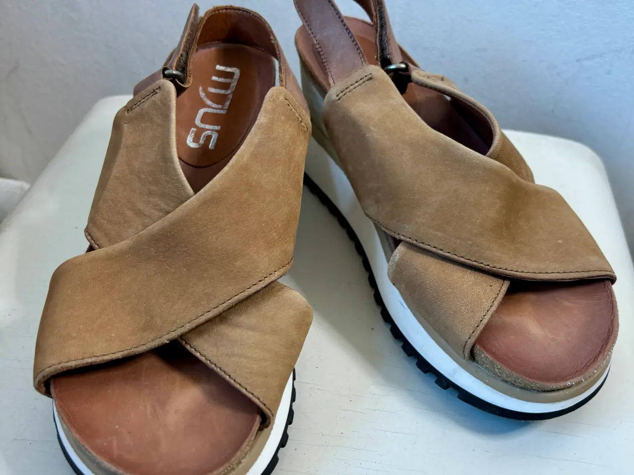 Billede 1 - MJUS, brune sandaler plateau kinahæl, str 38