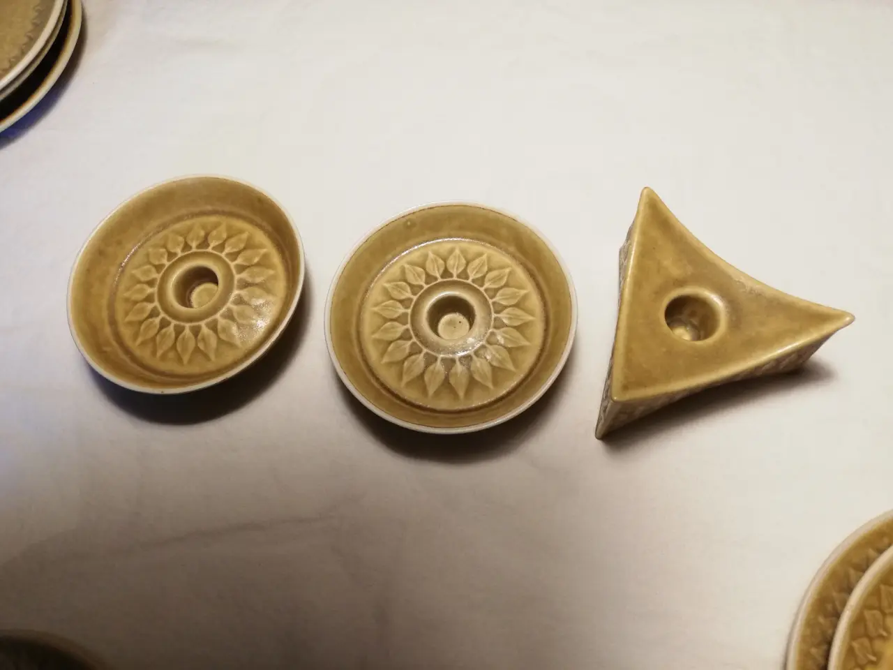 Billede 9 - Relief stentøj kaffekande, tallerkener, kopper m.