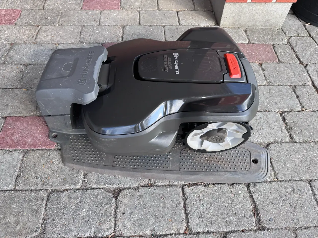 Billede 1 - Husqvarna Automower 305 med Connect 