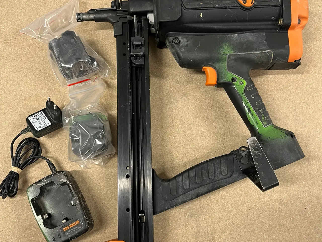 Billede 1 - Tjep CP 40. Betonsøm pistol