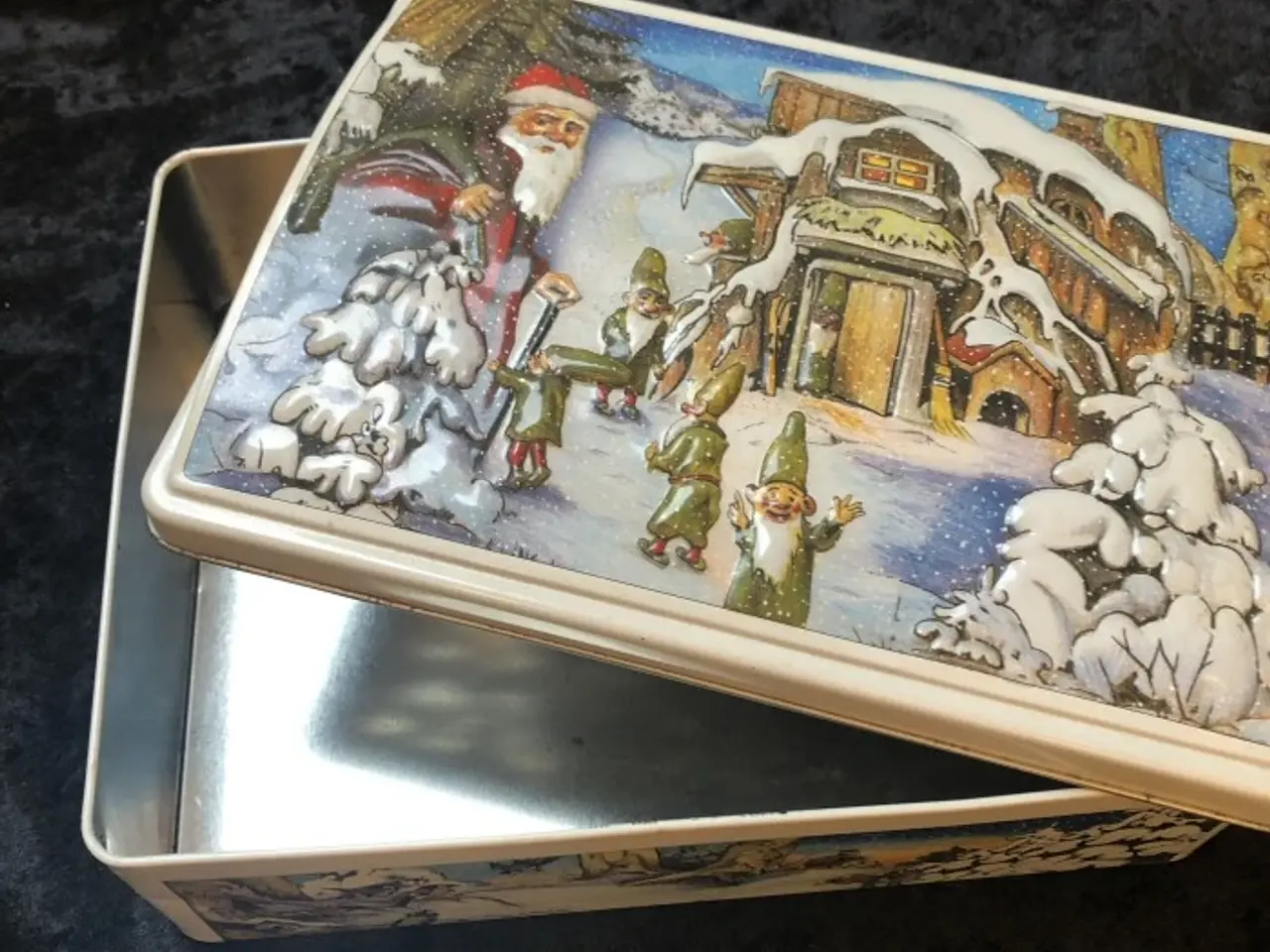 Billede 4 - Metaldåse med charmerende julemotiver
