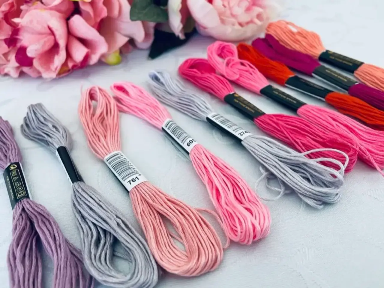 Billede 2 - Broderigarn blandet