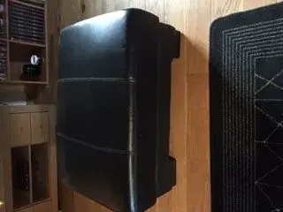 Læderpuf