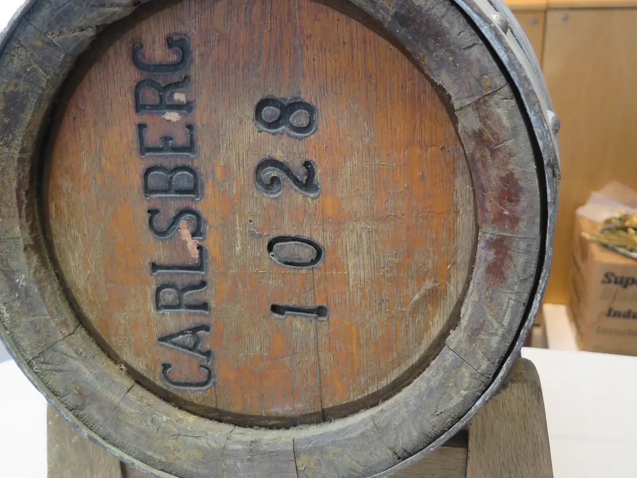 Billede 4 - Unikt og 100% komplet Carlsberg øl-fad i træ