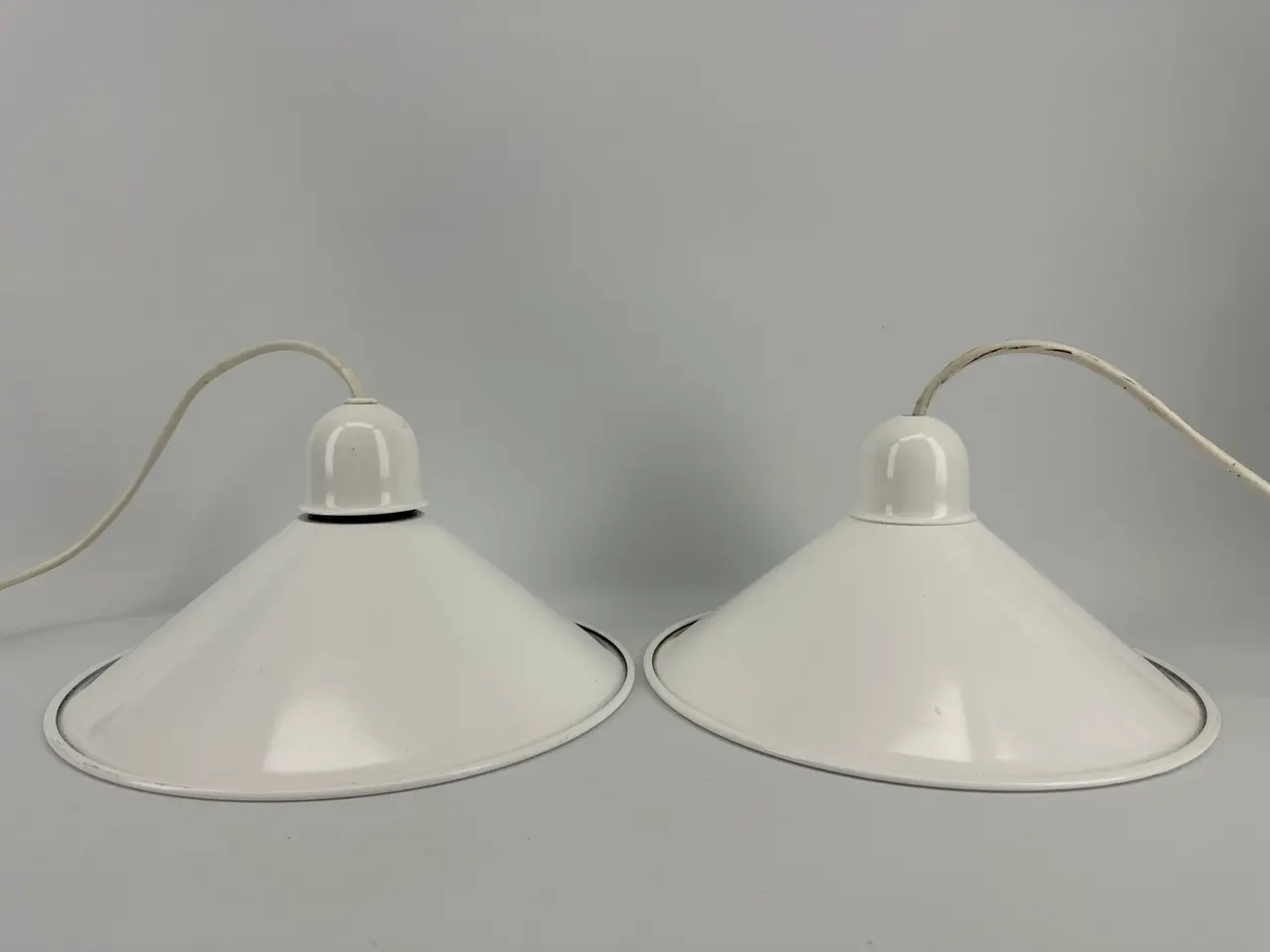 Billede 2 - 2 stk. hvide retro pendler, HORN (9132)