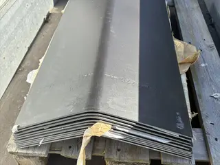 Tagryg Swisspearl vinkelrygning 25° (1200x300 mm)