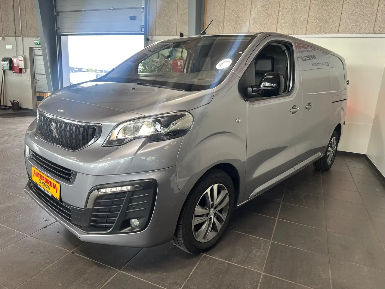 Billede 3 - Peugeot Expert 2,0 BlueHDi 177 L2 Ultimate EAT8 Van