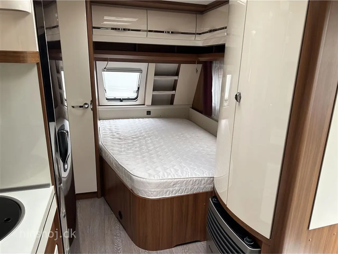 Billede 3 - 2018 - Hobby Excellent 460 UFe Lækker Hobby med en fransk dobbeltseng og rundsiddegruppe fra Hinshøj Caravan