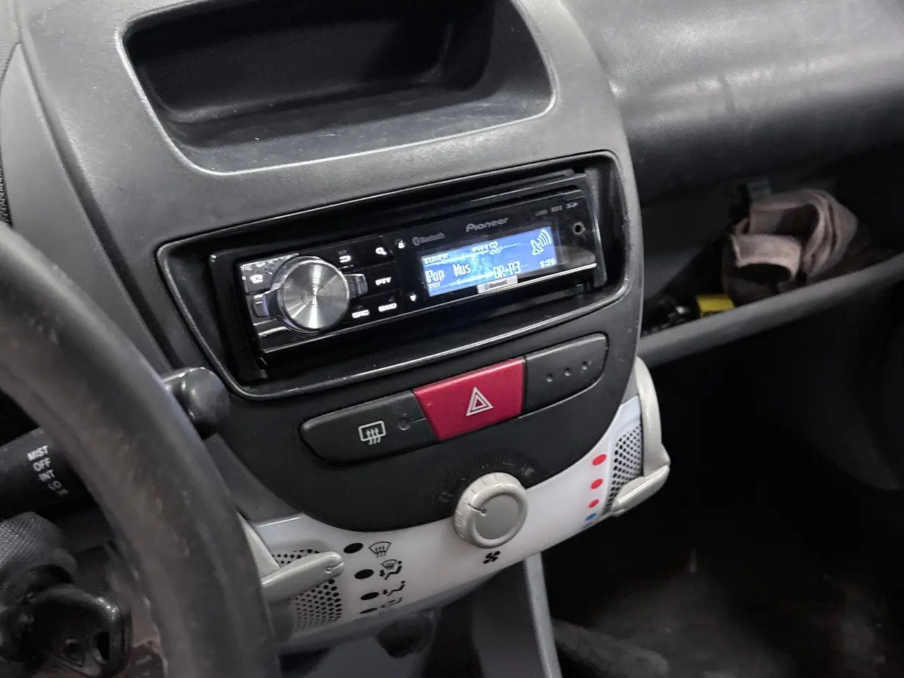 Billede 2 - Peugeot 107 holder syn til januar 27