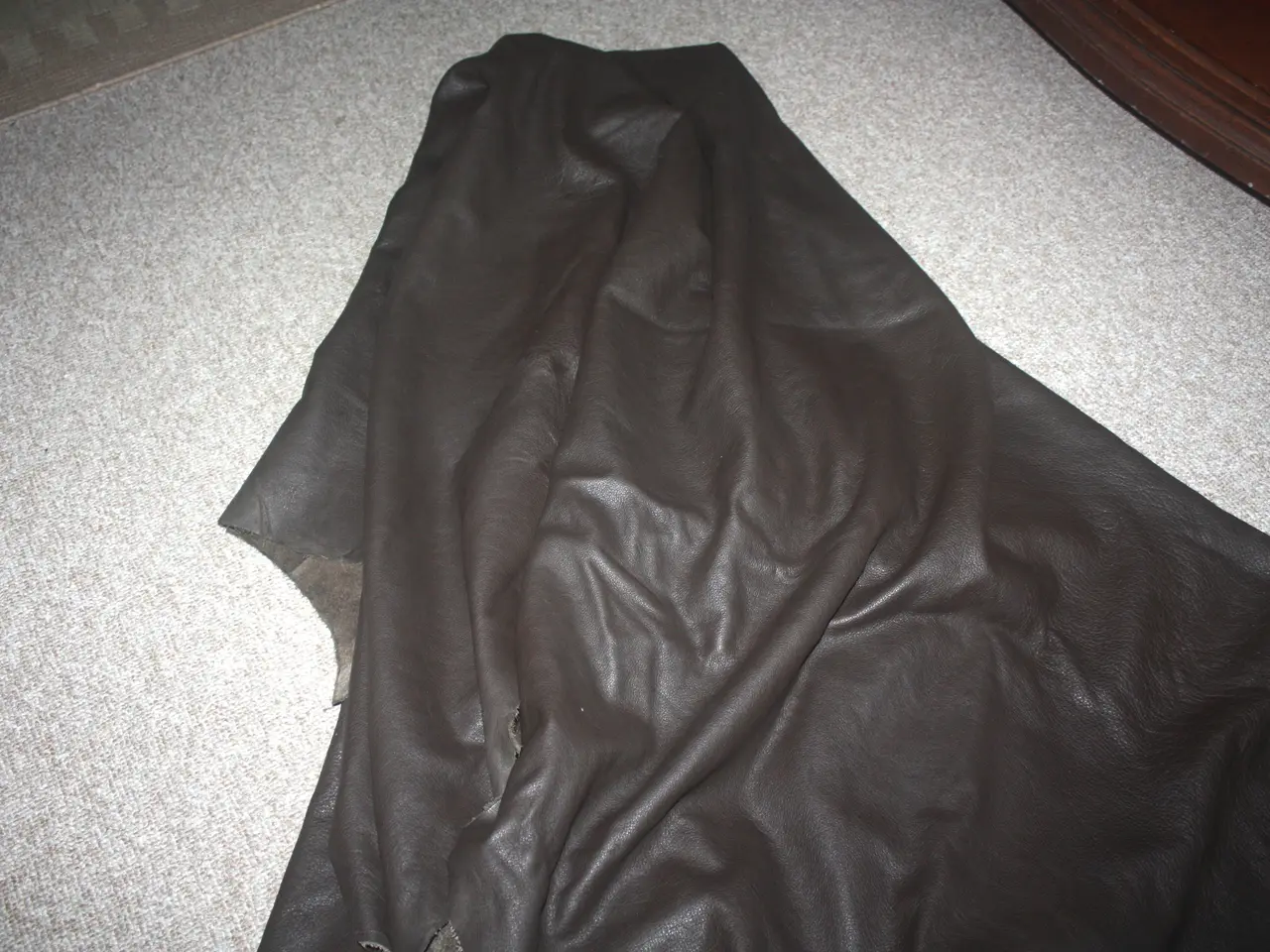 Billede 3 - Brun læder skind 2,3 m x 1,9 m x 1,6 m