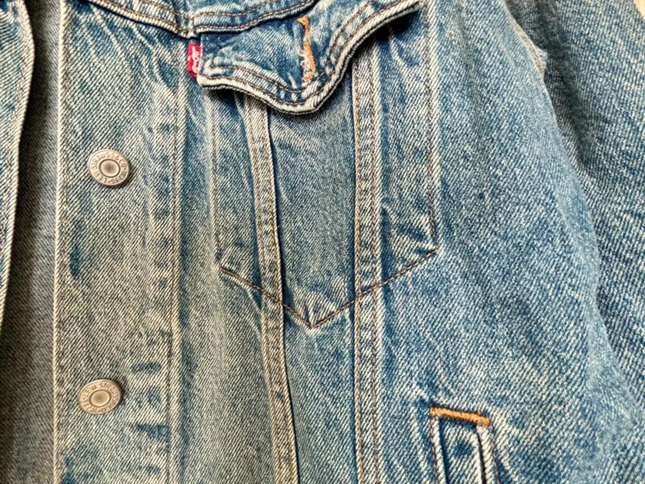 Billede 2 - Levi's, blå cowboyjakke, str M