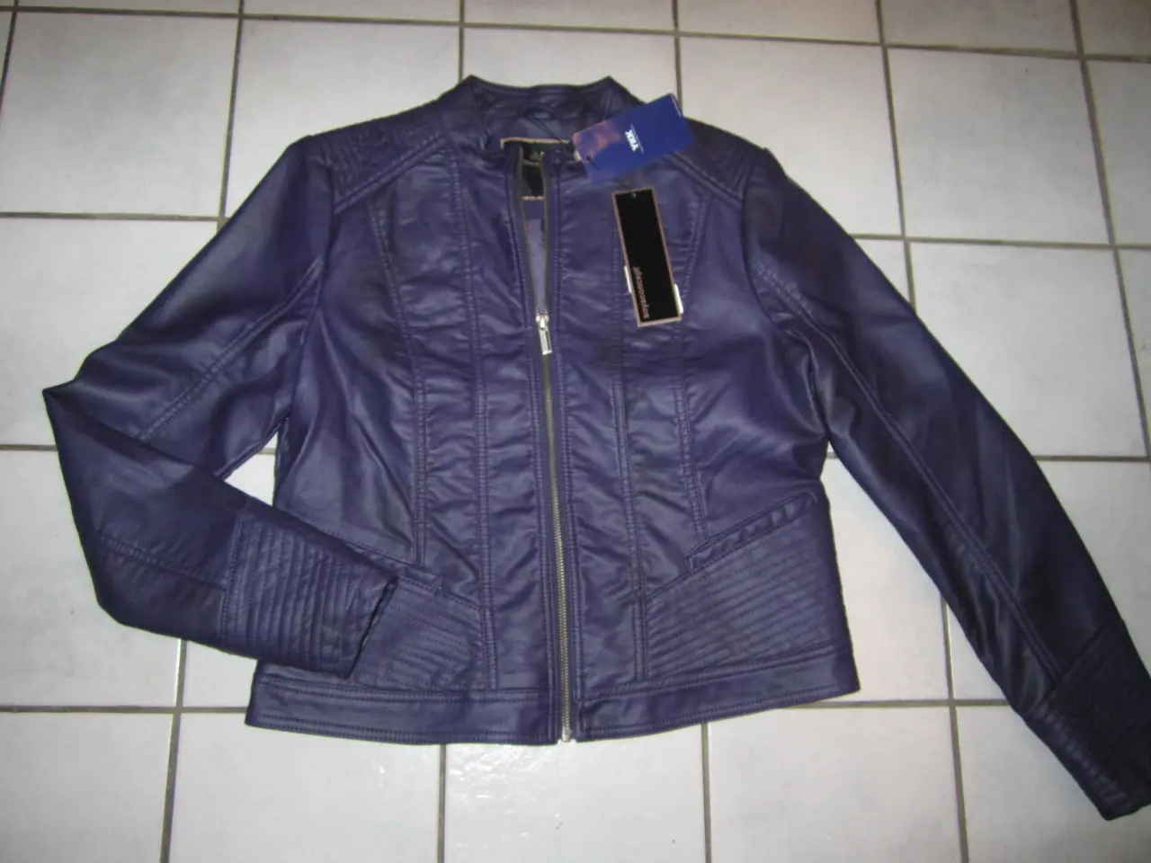 Billede 1 - Purpel Velvet Skind-Look Jakke