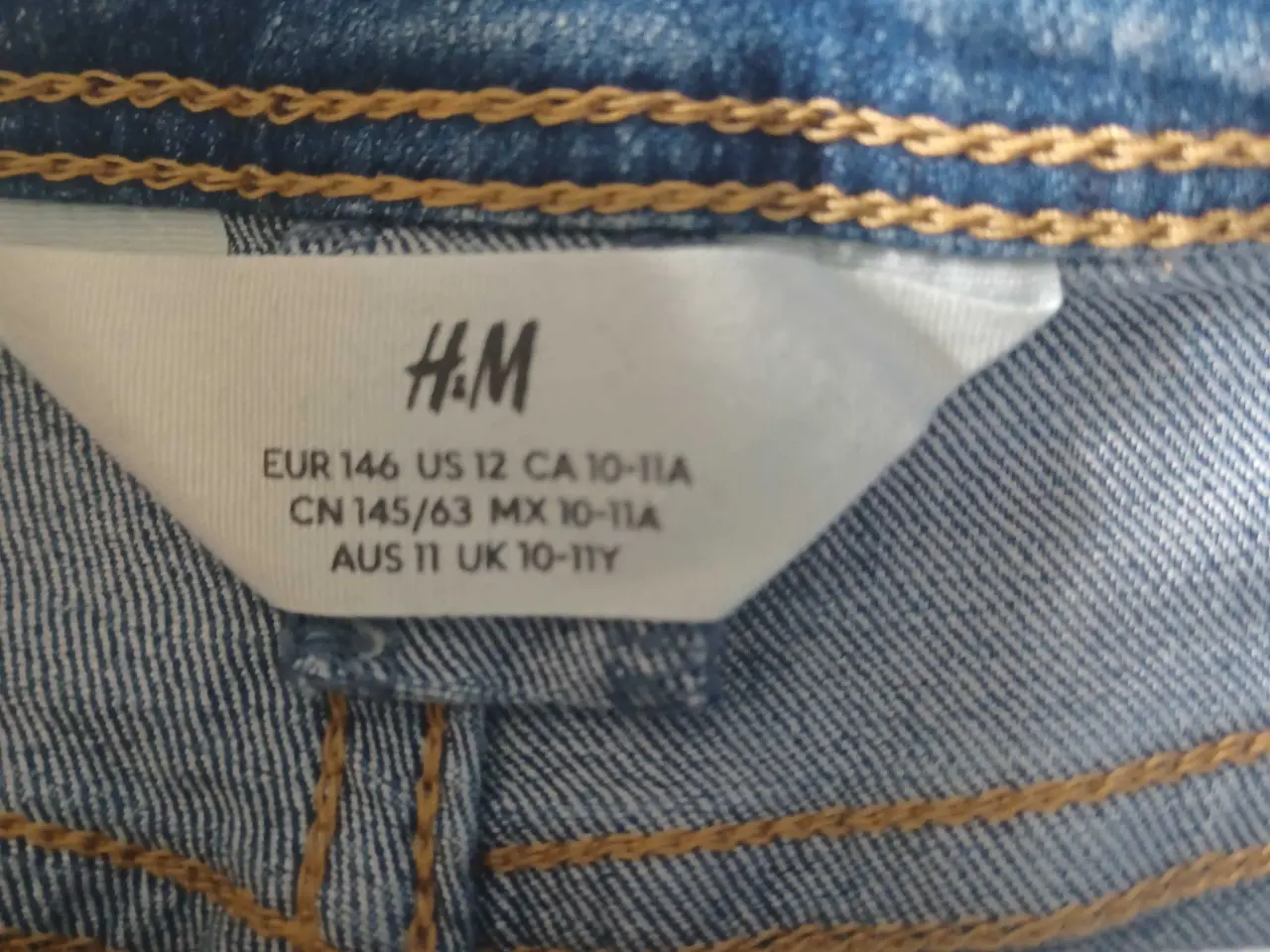 Billede 3 - Denim shorts størrelse 146