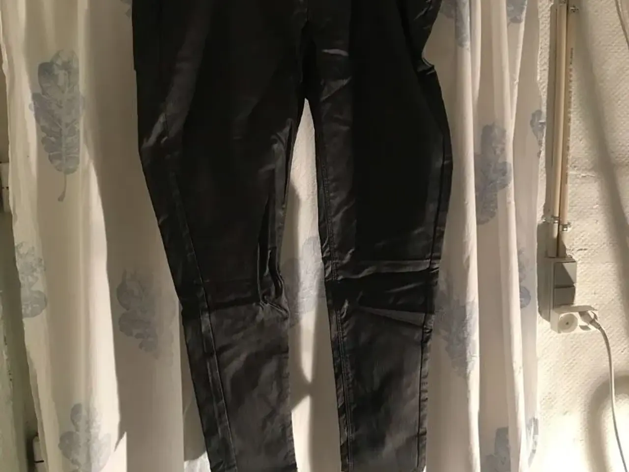 Billede 1 - Læder look bukser