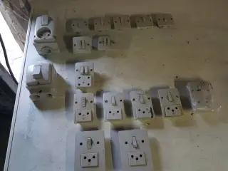 Div. kontakter