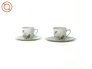 Kaffekopper med underkopper og tallerkener fra Kjøbenhavn Denmark (str. Tallerkenen 16 cm underkop 14 cm kop 7 x 7 cm)