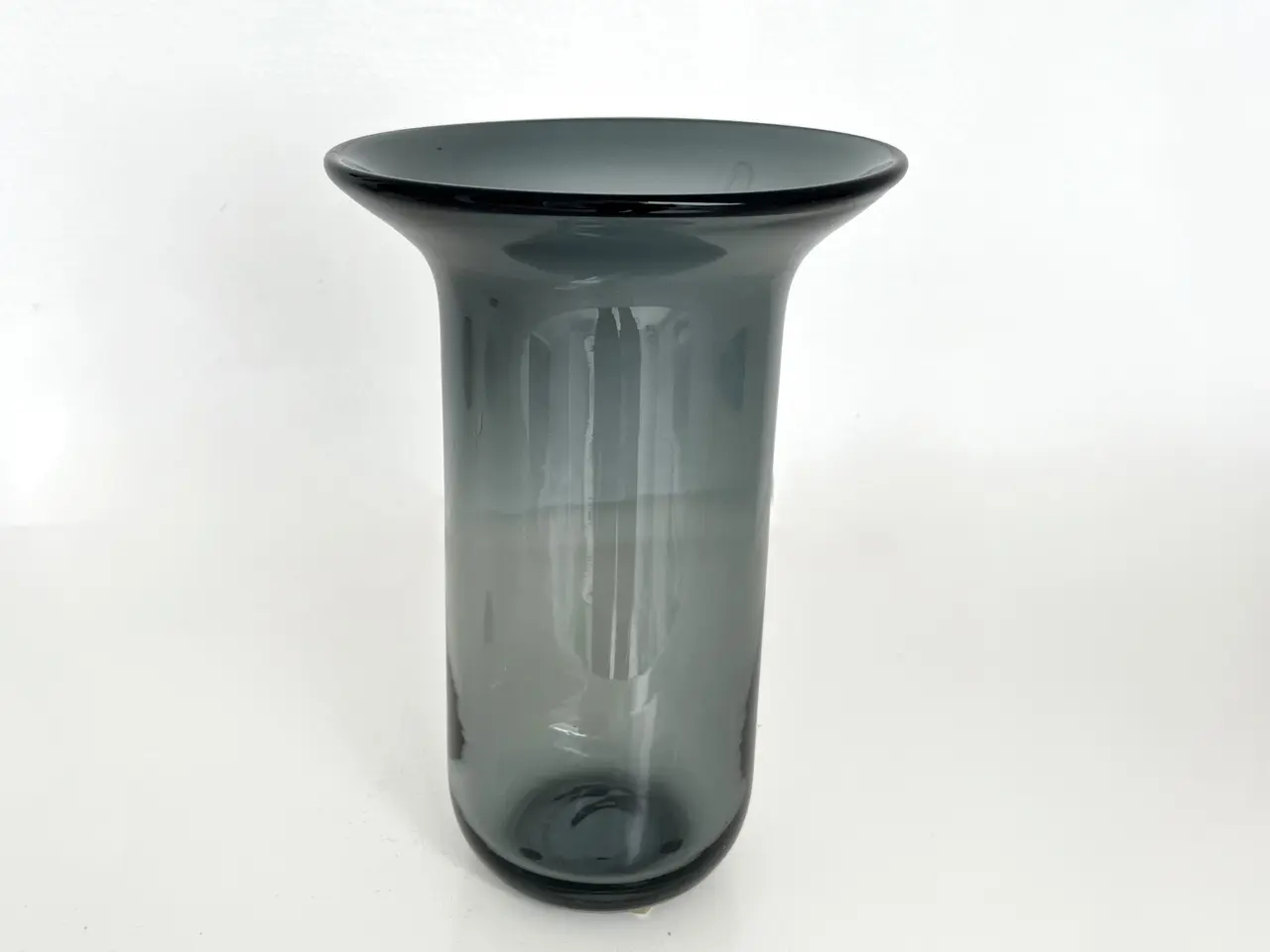 Billede 3 - Luanne vase i gråt glas