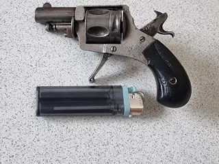Mini Bulldog kal. 32.