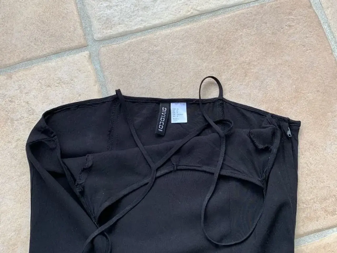 Billede 4 - Sort kjole H&M Divided str. 38