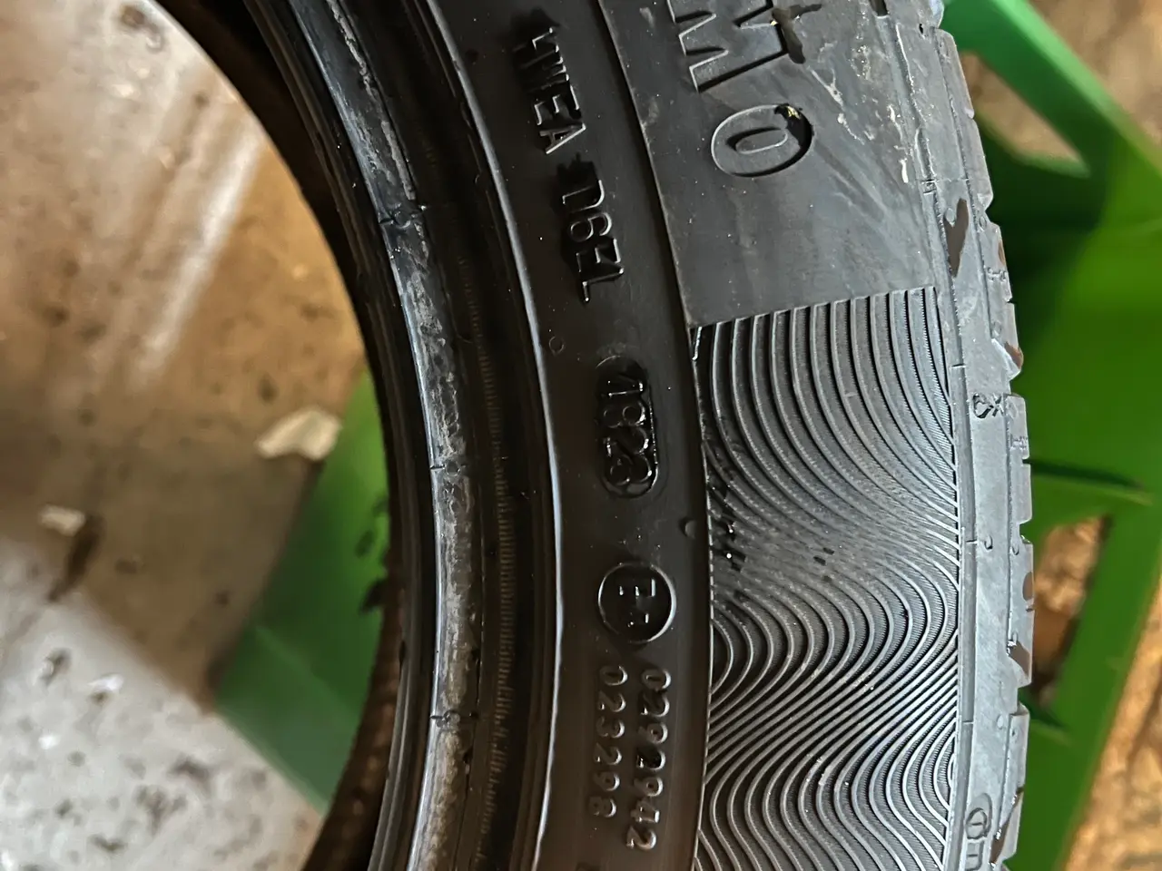 Billede 3 - Sommerdæk Continental 225/55 R 17 