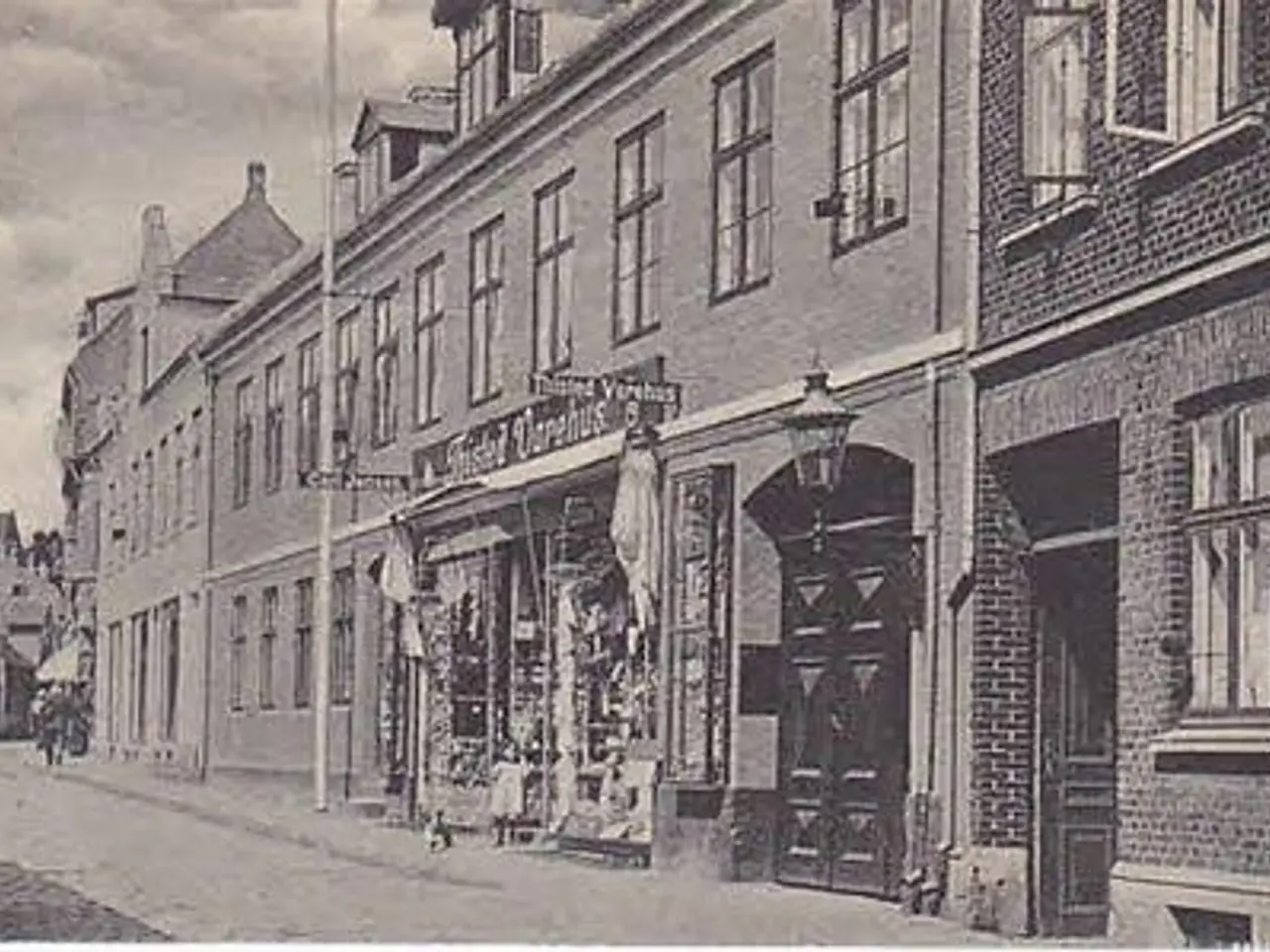 Billede 1 - Thisted Varehus - T.V. u/n