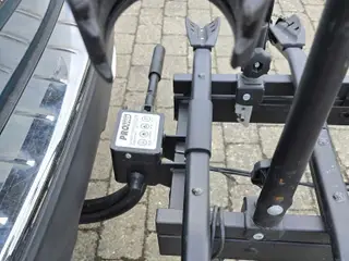 Cykel holder til fire cykler