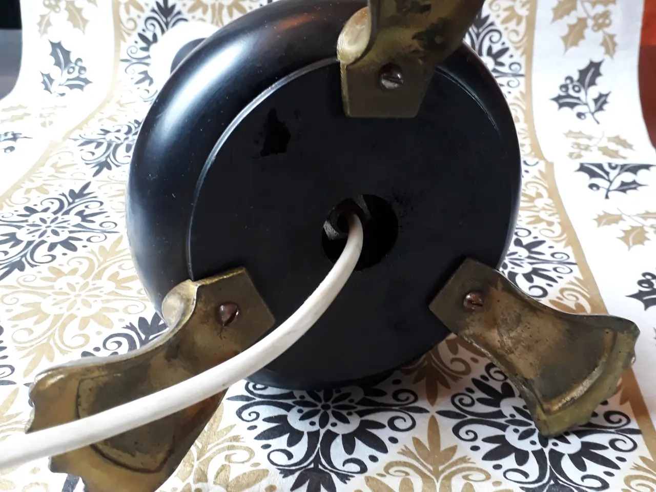 Billede 2 - Bordlampe på Løvefødder