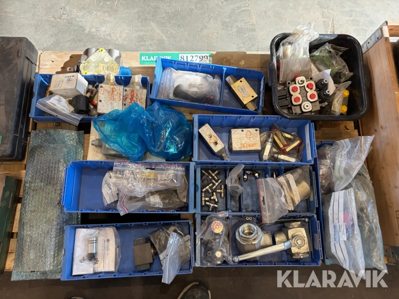 Billede 1 - Assorterede hydraulik ventiler - 10 kasser
