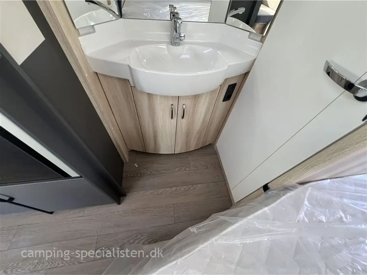 Billede 10 - 2026 - Hobby De Luxe 460 UFe 2026 Hobby De Luxe 460 UFe DK LINE - Kan ses nu hos Camping-Specialisten.dk