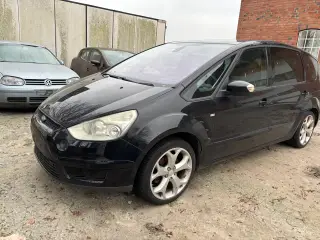 Ford S-Max sælges i dele