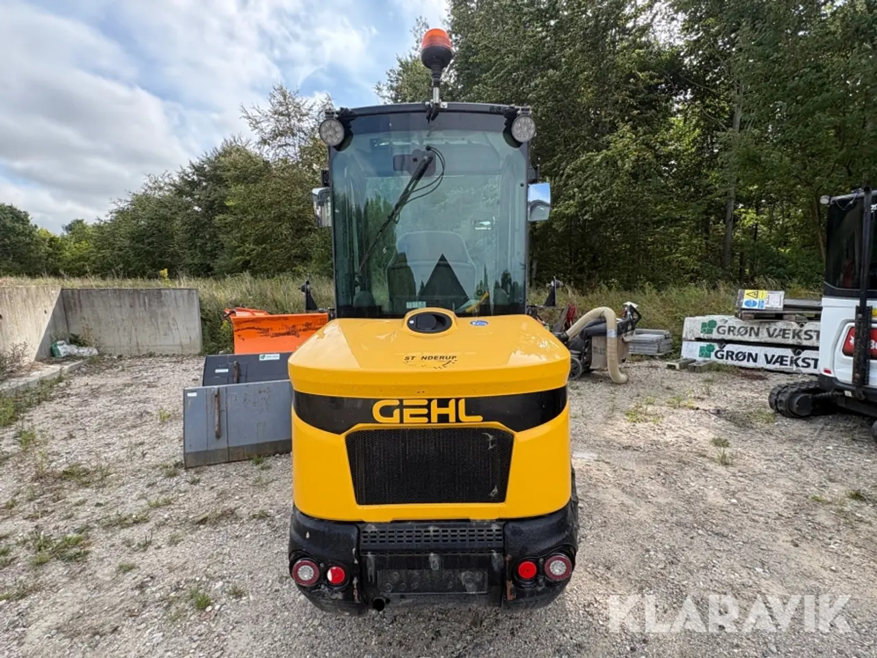 Billede 4 - Minilæsser Gehl AL330 med skovle og gafler