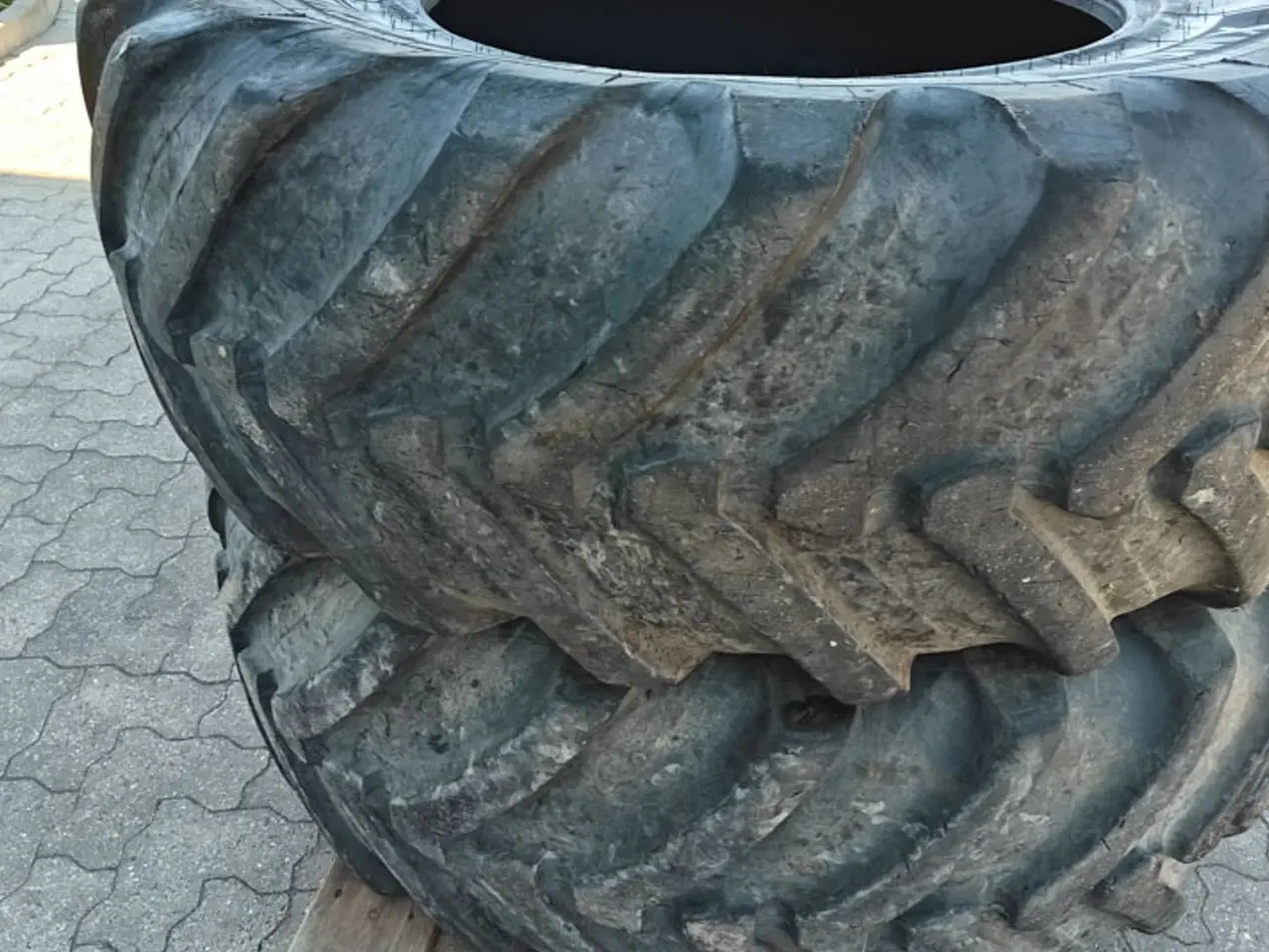 Billede 2 - Michelin 440/80R28
