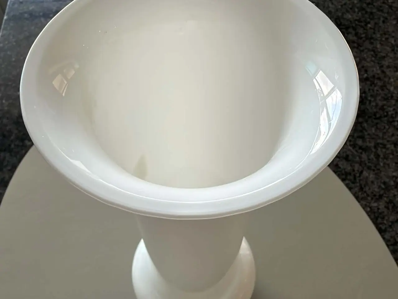 Billede 2 - Holmegaard Trompetvase (24 cm) – Opal hvid