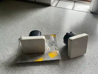 Stikkontakter 220 V 2 stk