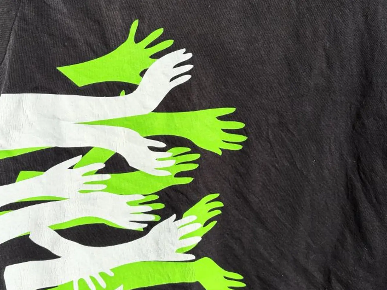 Billede 3 - T-shirt med hjælpsomt motiv