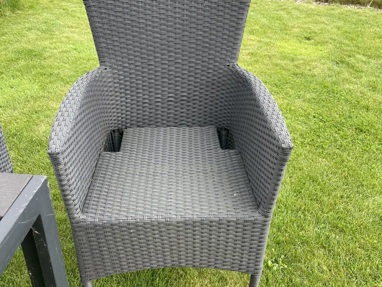 Billede 2 - Havemøbler - bord og 4 stole