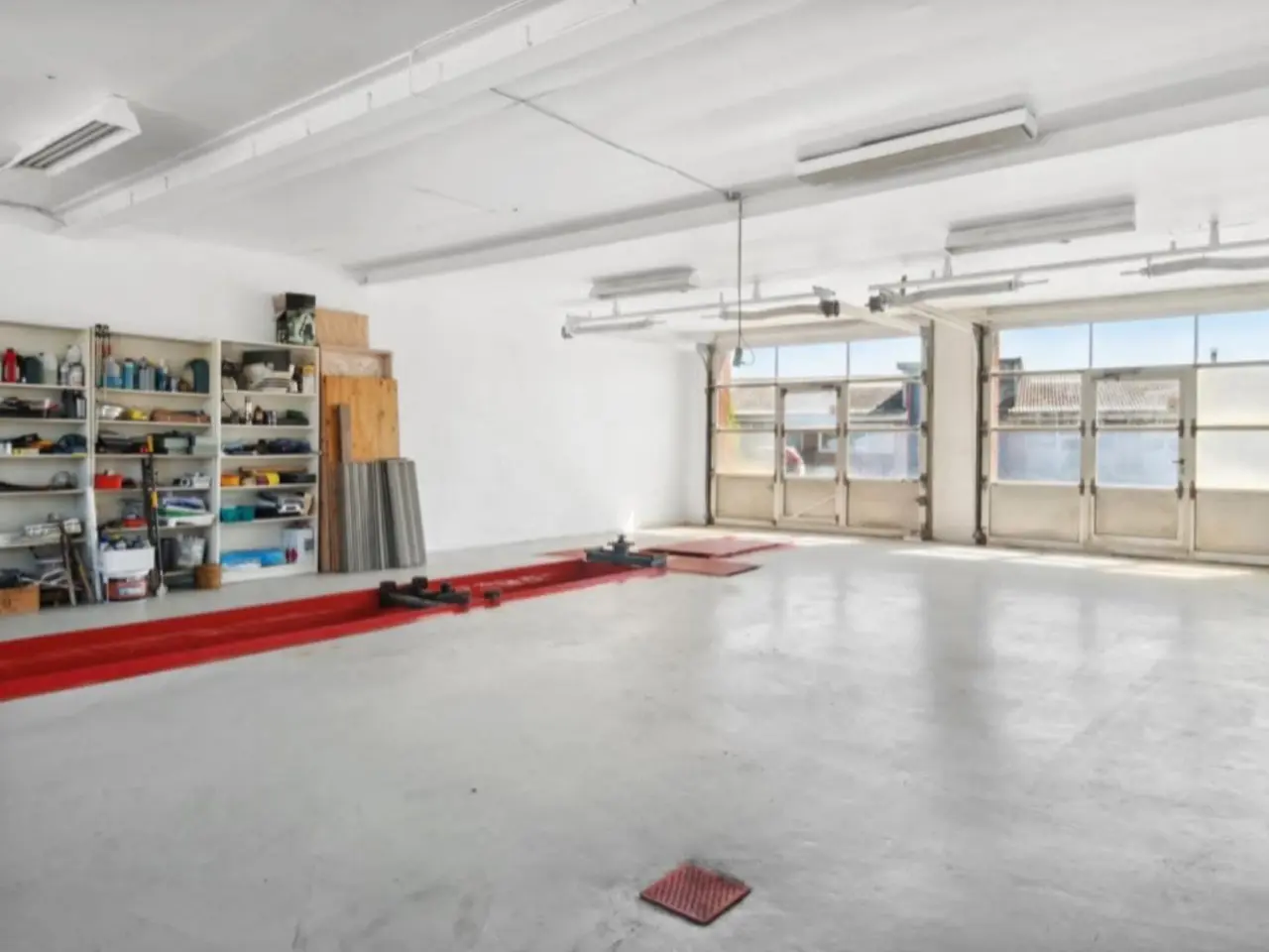 Billede 3 - 150 kvm Garage sælges/udlejes til opbevaring