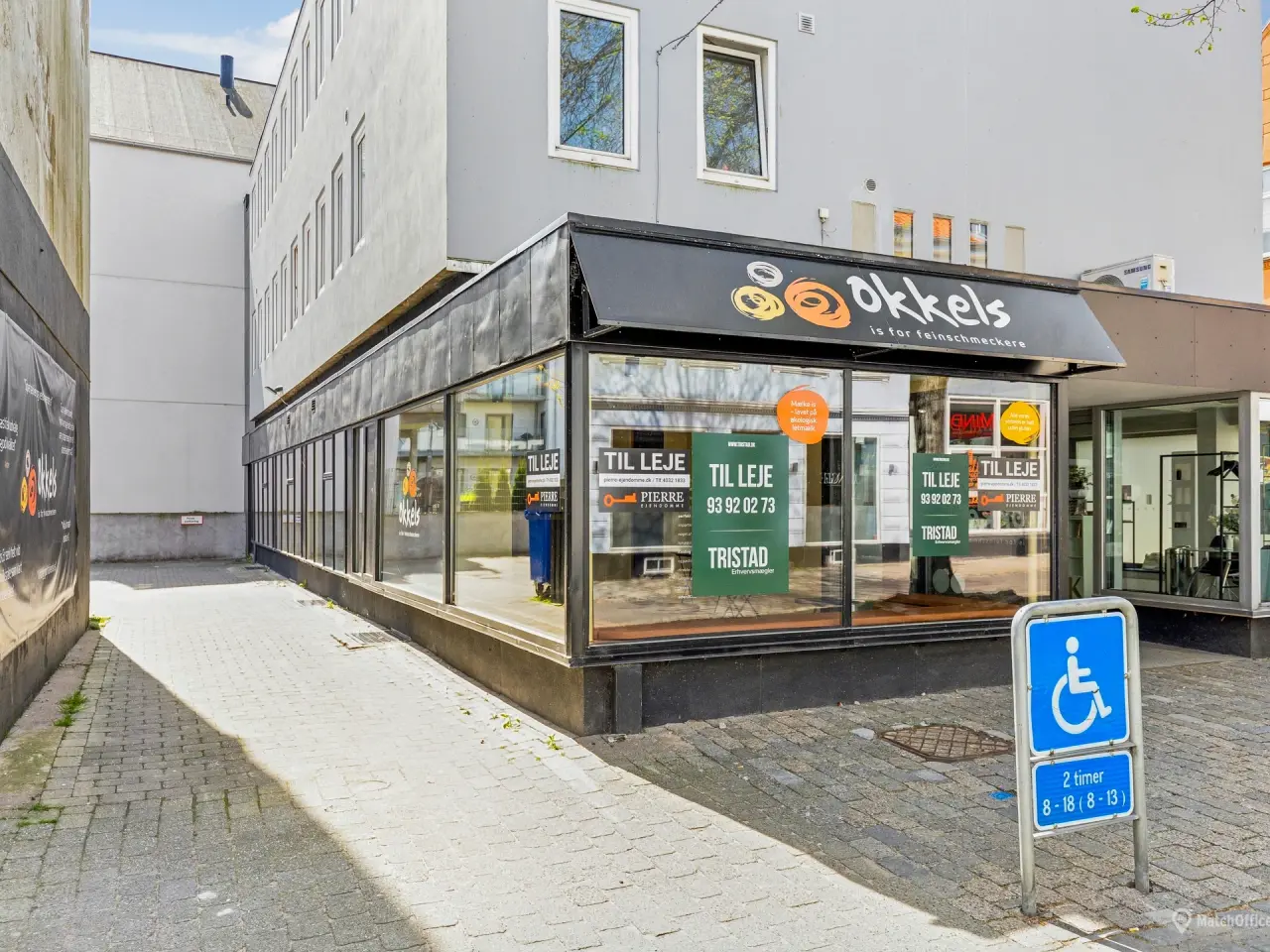 Billede 1 - Moderniseret og flot lejemål med store facadevinduer