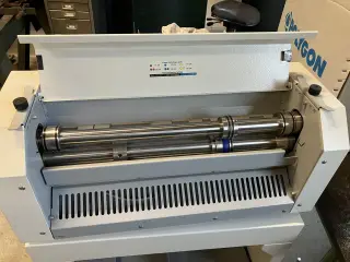 bukke / perforings maskine