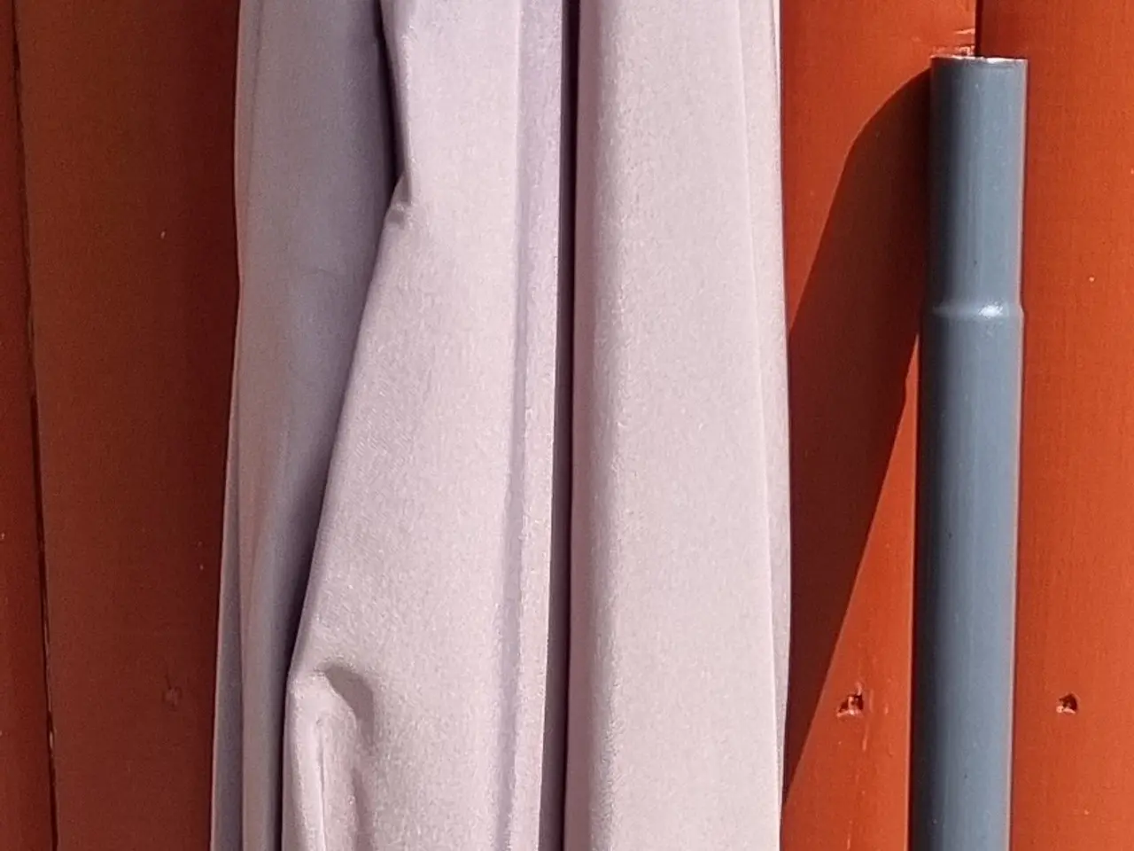 Billede 2 - Parasol 300 CM. med kip
