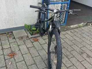 mountainbike specialized 27,5 tommer aluminum ,2