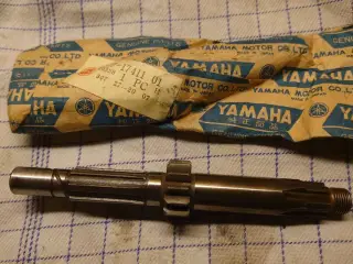 Yamaha FS1 NOS Hovedaksel 