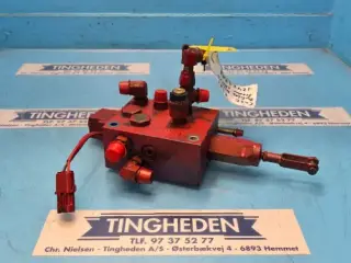 Case 2388 Hydraulikventil 124235A3