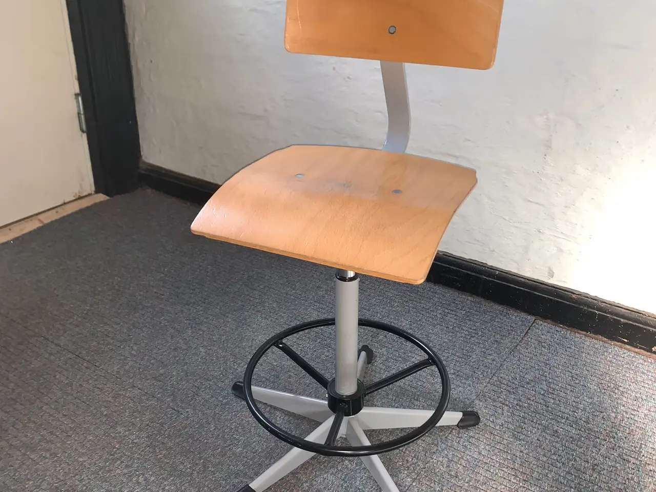 Billede 4 - Ergonomisk kvalitetsstol fra danske SIS Furniture.