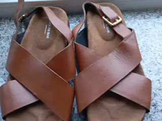 Sandaler med blød indersål. Str. 38/39