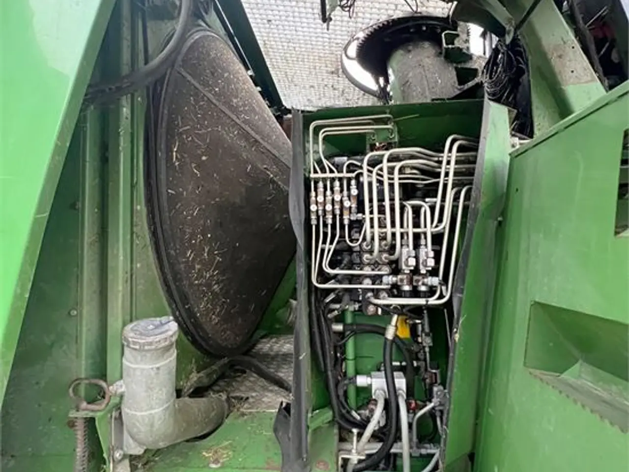 Billede 30 - Krone Big X 650 V8 - Video!